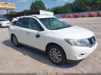  Salvage Nissan Pathfinder