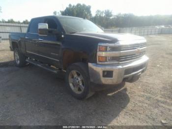  Salvage Chevrolet Silverado 2500