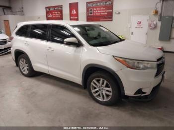  Salvage Toyota Highlander