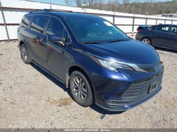  Salvage Toyota Sienna