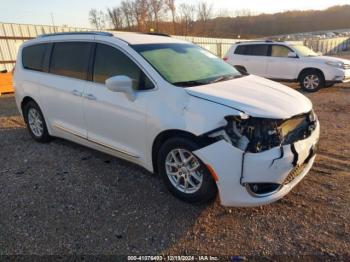  Salvage Chrysler Pacifica