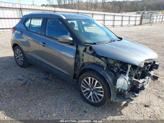  Salvage Nissan Kicks