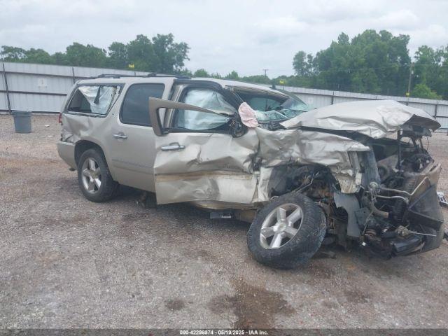  Salvage Chevrolet Suburban 1500