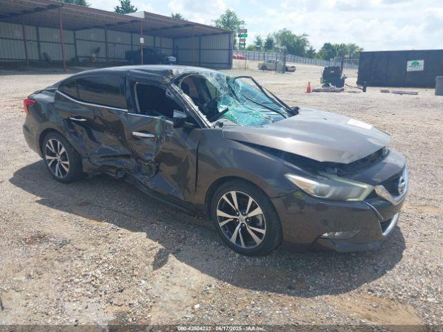  Salvage Nissan Maxima