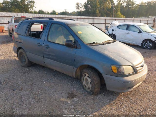  Salvage Toyota Sienna