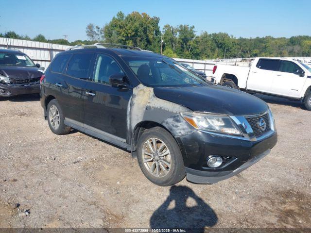  Salvage Nissan Pathfinder