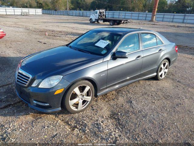 Mercedes-Benz E-Class 4matic Image 4