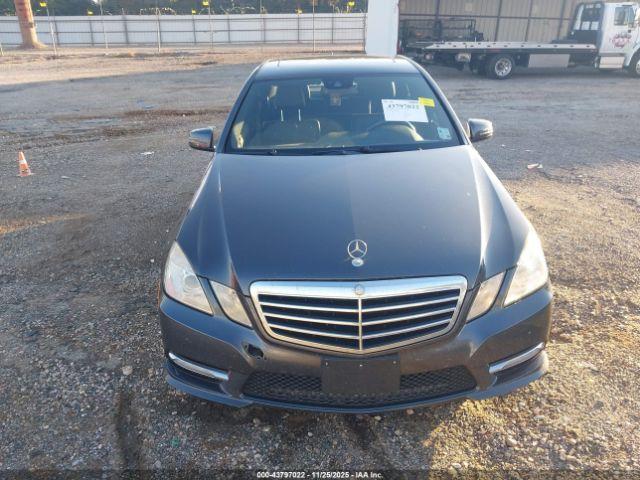 Mercedes-Benz E-Class 4matic Image 3