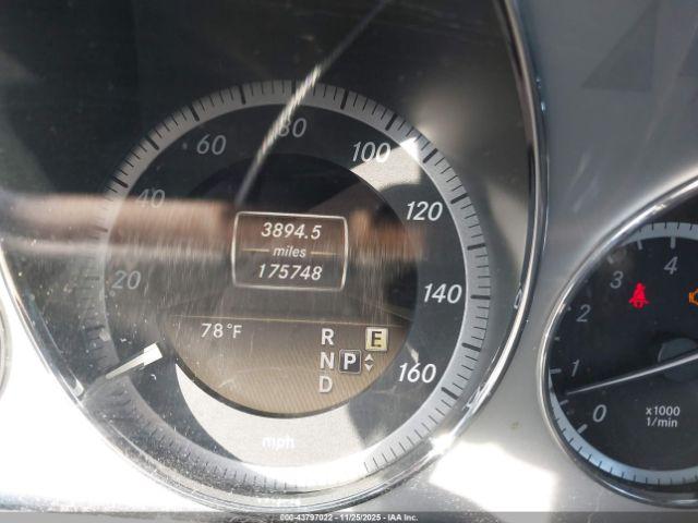 Mercedes-Benz E-Class 4matic Image 11