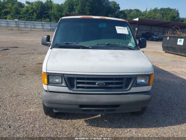 Ford E-250 Image 3