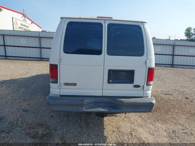 Ford E-250 Image 2