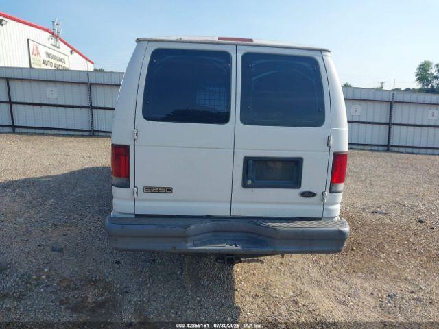 Ford E-250 Image 2