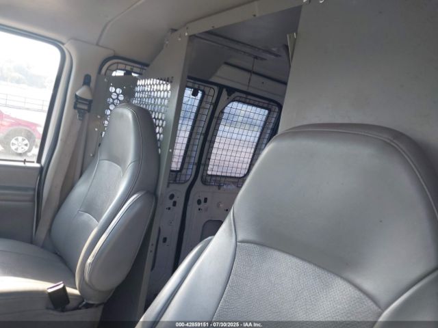 Ford E-250 Image 7
