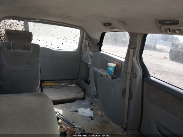 Toyota Sienna Le Image 11