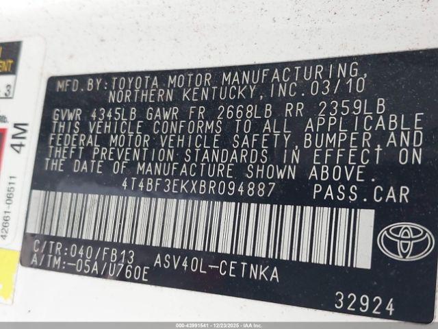 Toyota Camry Le Image 4