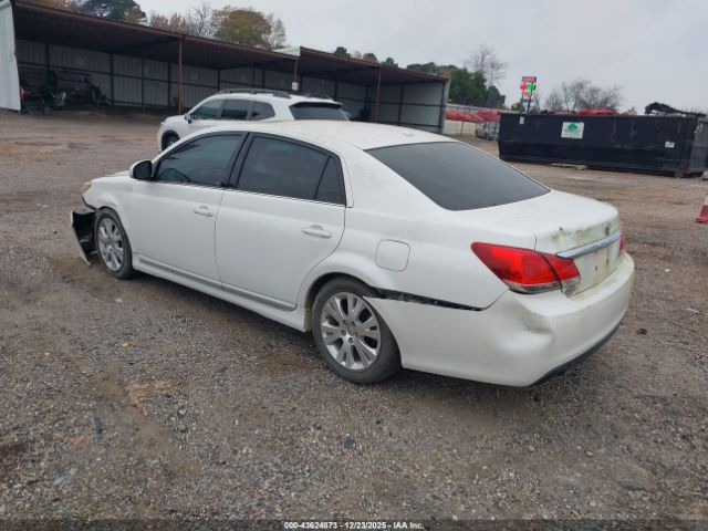 Toyota Avalon Image 9