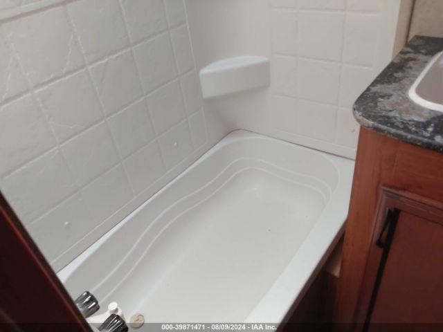 Starcraft 30ft Trvl Trl Image 12