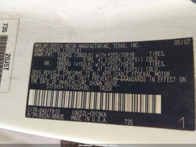 Toyota Tundra Sr5 5.7l V8 Image 3