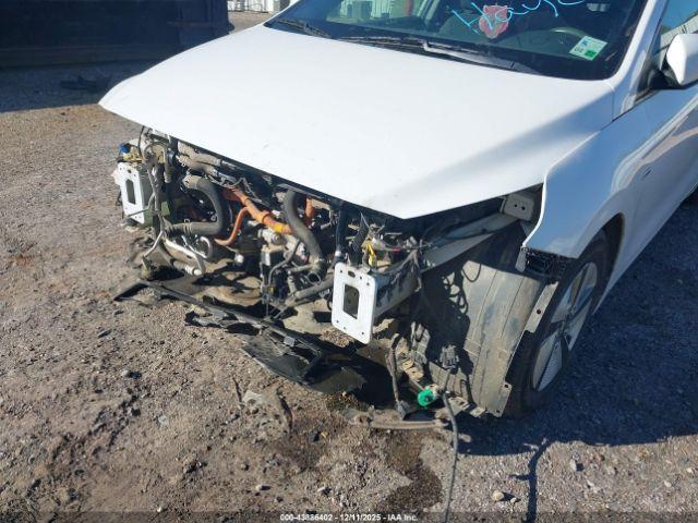 Hyundai Ioniq Blue Image 14