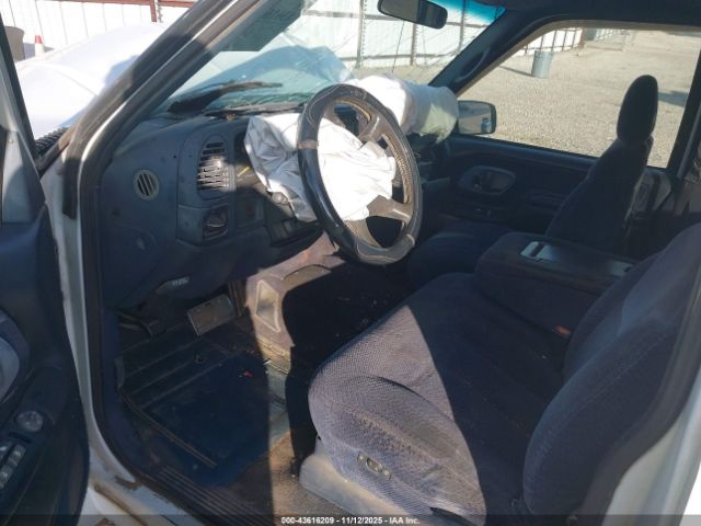 Chevrolet C1500 Fleetside Image 8