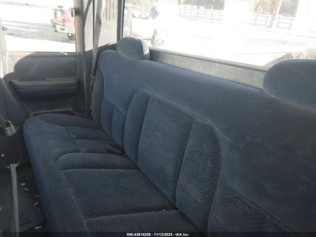 Chevrolet C1500 Fleetside Image 13