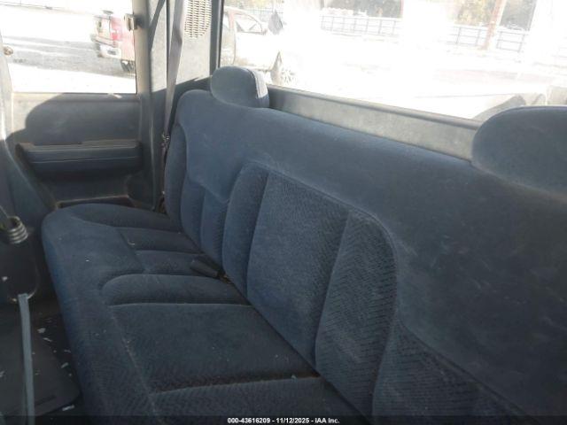 Chevrolet C1500 Fleetside Image 13